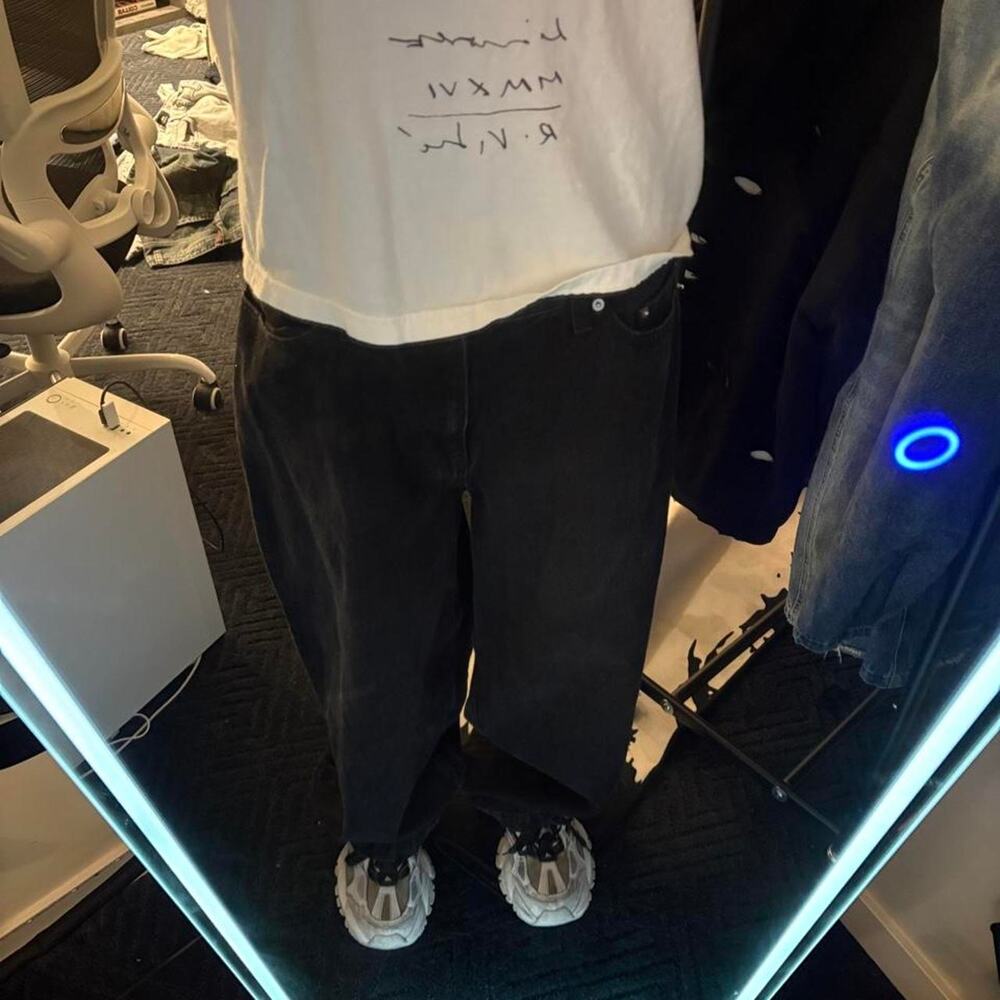 Original use black baggy jeans